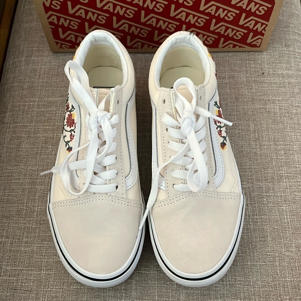 Old Skool Stac floral embroidery vans !!!#vans #size6